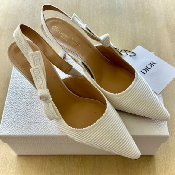 J'Adior Slingback Pump - Picture 2 of 6